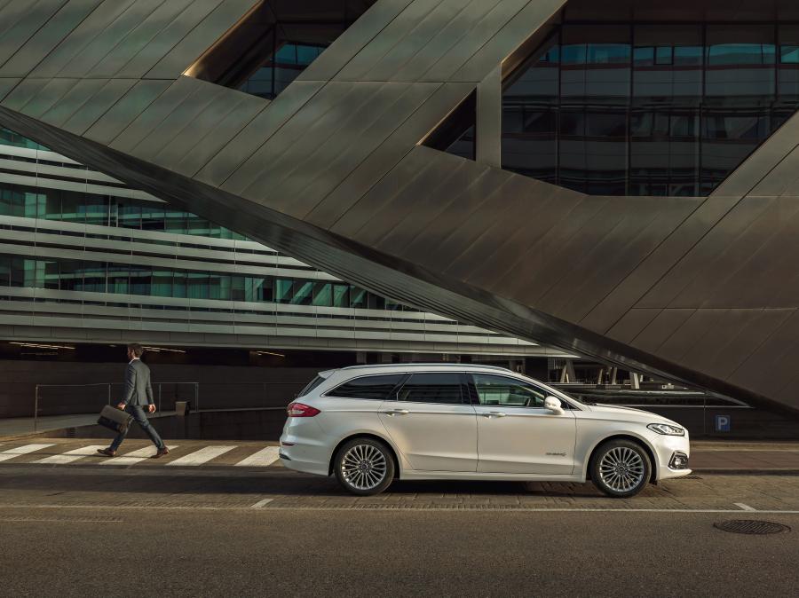  Ford Mondeo Hybrid Turnier 2019 года  (WW) (фото 5 из 8)